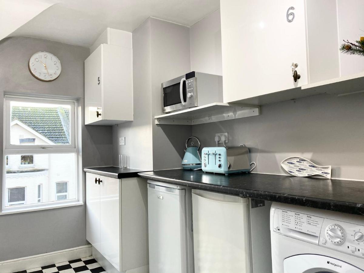 Cloud9 Guest House - By Coastline Retreats - Newly Renovated, Beautiful Ensuite Rooms Near Seafront In Town Centre, Netflix, Superfast Wifi, Communal Kitchen Bournemouth Exterior photo