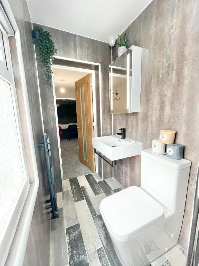 Cloud9 Guest House - By Coastline Retreats - Newly Renovated, Beautiful Ensuite Rooms Near Seafront In Town Centre, Netflix, Superfast Wifi, Communal Kitchen Bournemouth Exterior photo