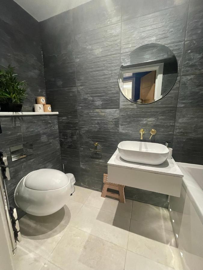 Cloud9 Guest House - By Coastline Retreats - Newly Renovated, Beautiful Ensuite Rooms Near Seafront In Town Centre, Netflix, Superfast Wifi, Communal Kitchen Bournemouth Exterior photo