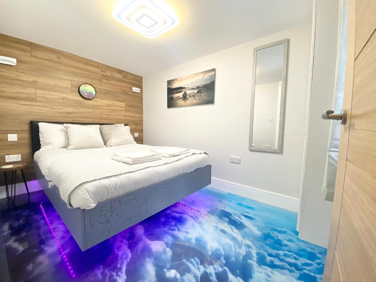 Cloud9 Guest House - By Coastline Retreats - Newly Renovated, Beautiful Ensuite Rooms Near Seafront In Town Centre, Netflix, Superfast Wifi, Communal Kitchen Bournemouth Exterior photo