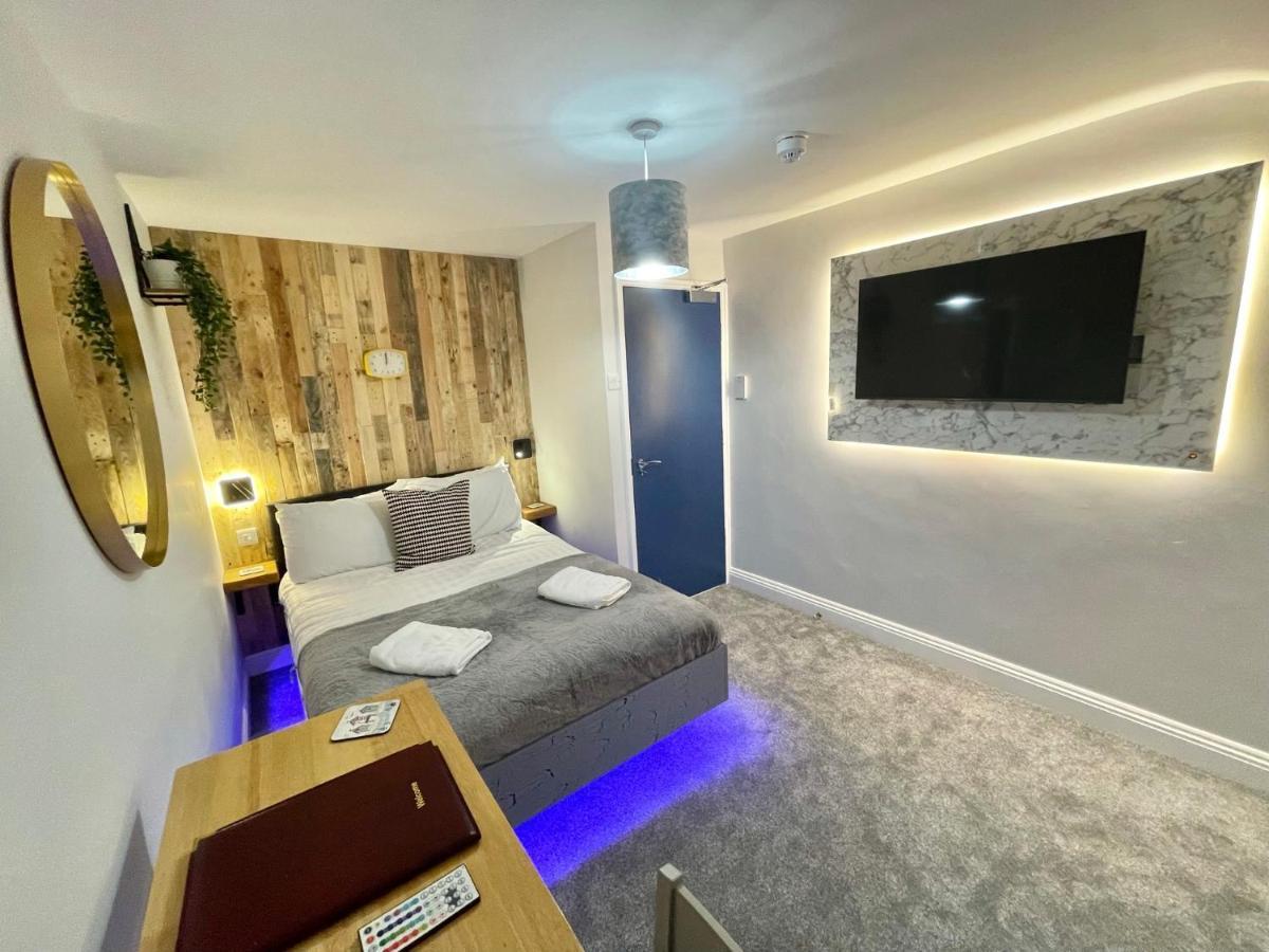 Cloud9 Guest House - By Coastline Retreats - Newly Renovated, Beautiful Ensuite Rooms Near Seafront In Town Centre, Netflix, Superfast Wifi, Communal Kitchen Bournemouth Exterior photo